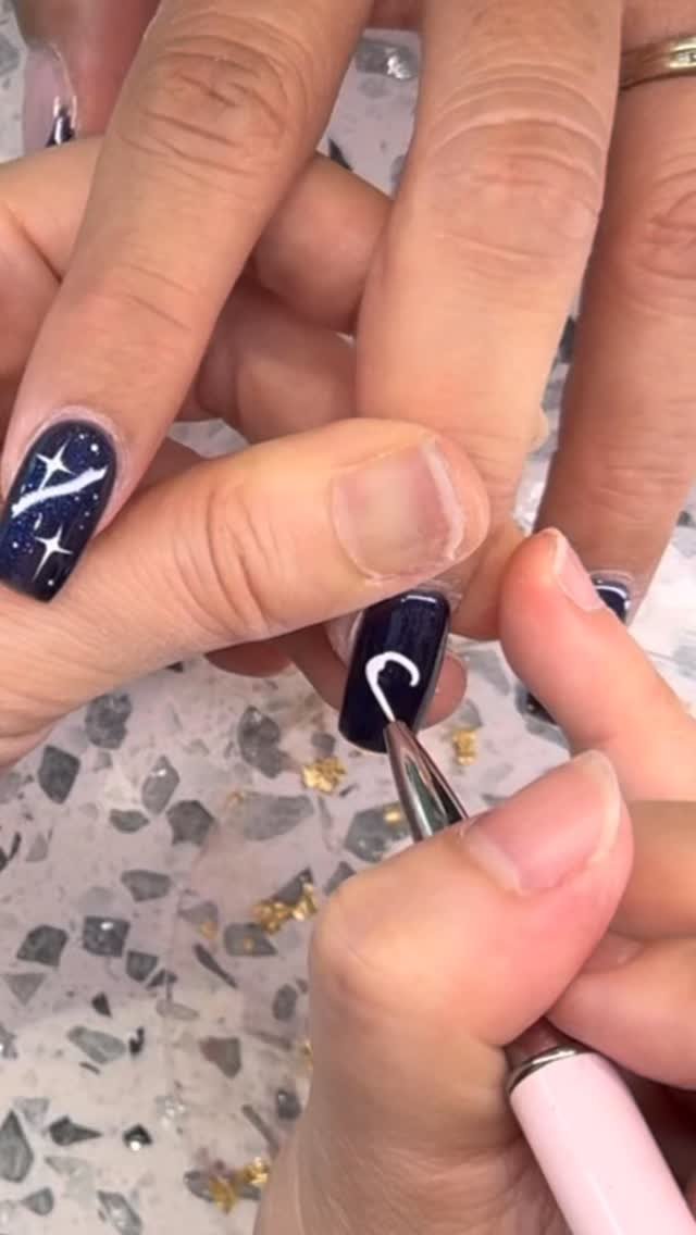 💅🏻✨#astronaut #acrylicnails #gelx #hybridgel #buildergel